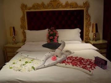 Rose Garden Hotel Riaad Buitenkant foto